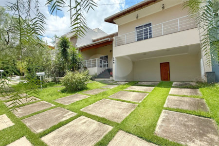Casa à venda ou para alugar com 3 quartos, sendo 1 suíte,  no condomínio Portal de Itaici, Indaiatuba - SP