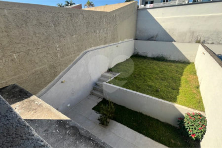 Sobrado à venda ou para alugar com 3 quartos, sendo 1 suíte, em Jardim dos Pinheiros, Atibaia, SP
