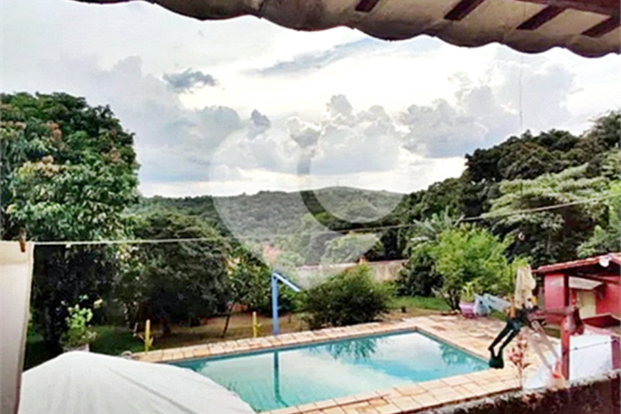 Casa à venda com 4 quartos, sendo 1 suíte, no condomínio Chacarás Bela Vista, Mairiporã - SP