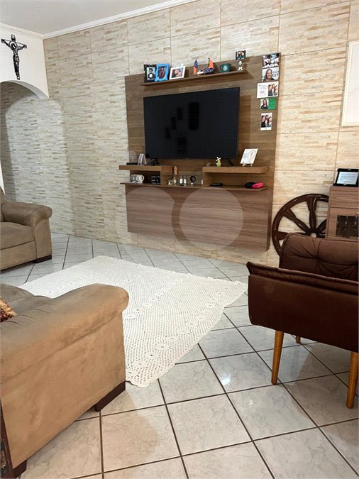 Casa à venda com 3 quartos, sendo 1 suíte,  em Jardim Náutico, Mogi das Cruzes, SP