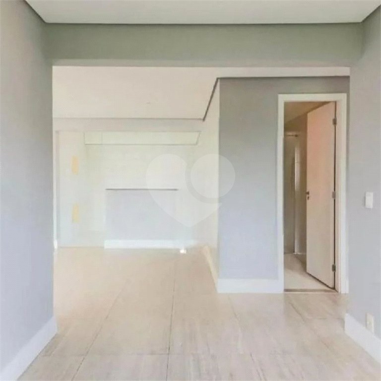 Apartamento à venda com 3 quartos, sendo 1 suíte,  em Cidade São Francisco, São Paulo, SP