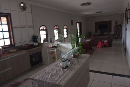 Casa à venda com 3 quartos, sendo 1 suíte, em Chácaras Guanabara, Guararema, SP