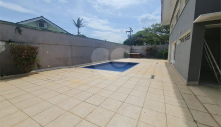 Sobrado à venda com 4 quartos, sendo 1 suíte, em Interlagos, São Paulo, SP