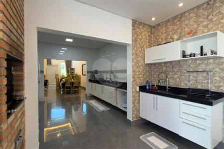 Casa à venda com 3 suítes no condomínio Campos do Conde I e II, Sorocaba - SP