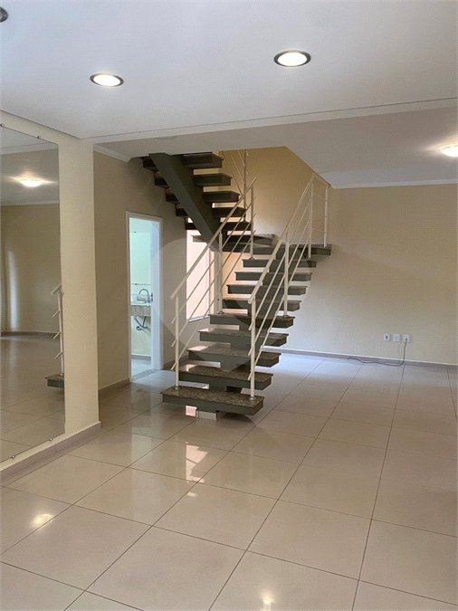 Casa para alugar com 3 quartos, sendo 1 suíte, no condomínio Reserva da Mata, Vinhedo - SP