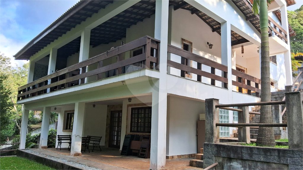 Casa à venda com 3 quartos, sendo 1 suíte,  no condomínio Alpes da Cantareira, Mairiporã - SP