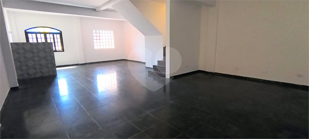 Sobrado à venda com 3 quartos, sendo 2 suítes, em Jardim Ivana, São Paulo, SP