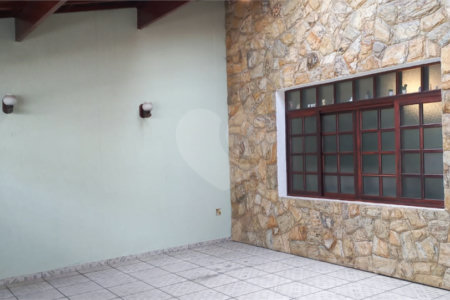 Sobrado à venda com 3 quartos, sendo 1 suíte, em Vila Ema, São Paulo, SP