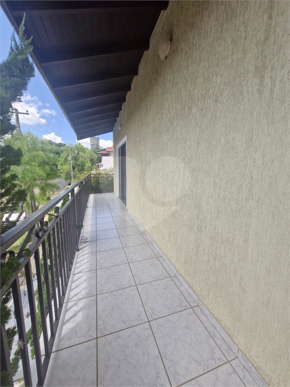 Casa à venda com 4 quartos, sendo 2 suítes, no condomínio Grape Village, Vinhedo - SP