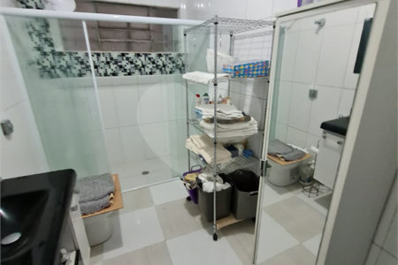Casa à venda com 6 quartos em Vila dos Remédios, São Paulo, SP