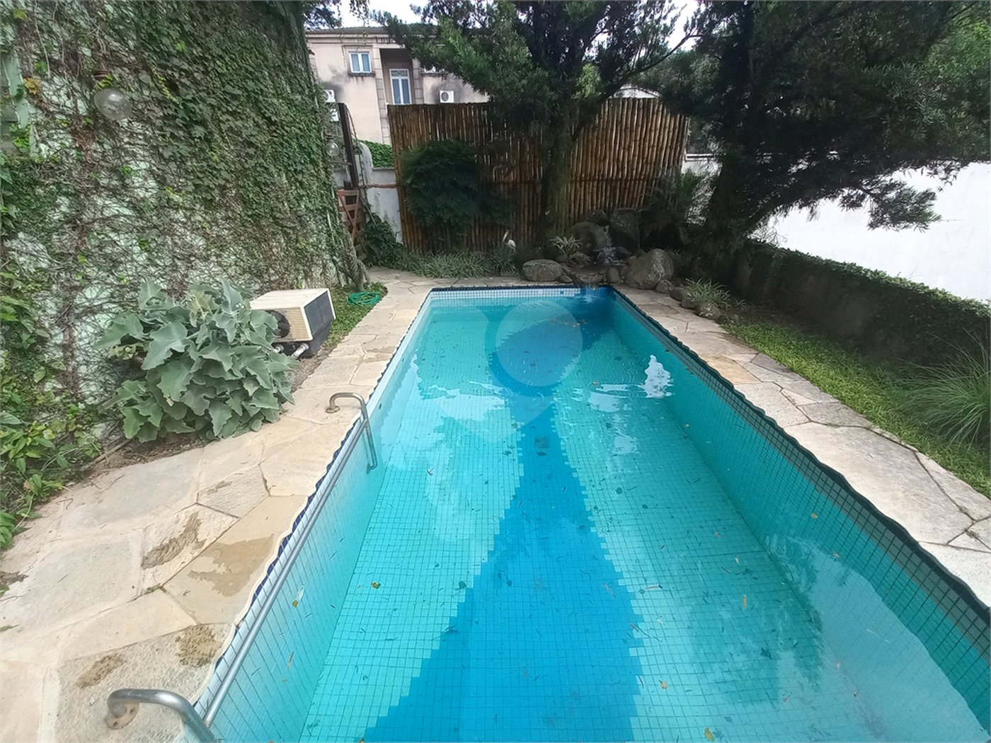 Sobrado à venda com 4 quartos, sendo 2 suítes, em Fazenda Morumbi, São Paulo, SP