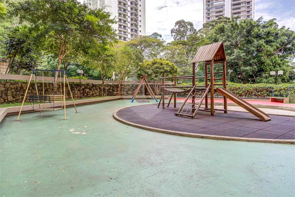 Apartamento à venda com 3 quartos, sendo 2 suítes, em Alto da Boa Vista, São Paulo, SP