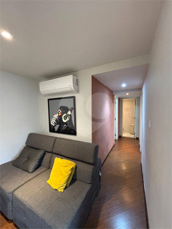 Apartamento à venda com 3 quartos, sendo 1 suíte,  em Jardim Paulista, São Paulo, SP