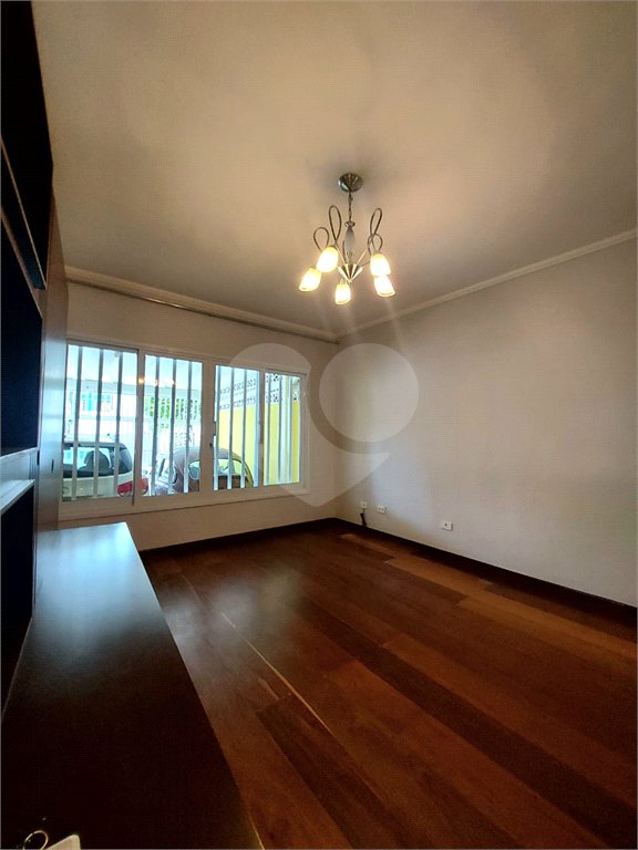 Sobrado à venda com 3 quartos, sendo 2 suítes, em Vila Romero, São Paulo, SP