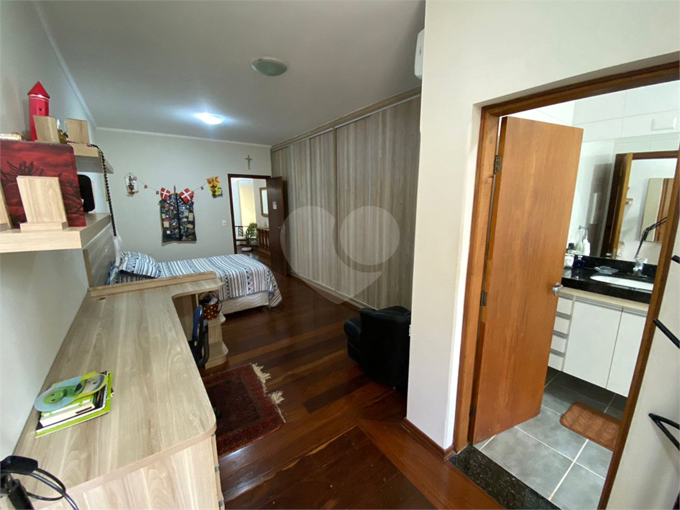 Casa térrea no Condomínio Parque Faber I