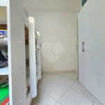 Casa à venda com 3 quartos, sendo 1 suíte, no condomínio Rafaela I, São Paulo - SP