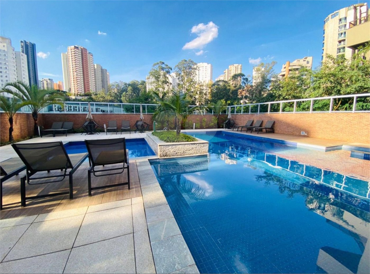 Apartamento à venda com 2 quartos, sendo 1 suíte,  em Vila Andrade, São Paulo, SP