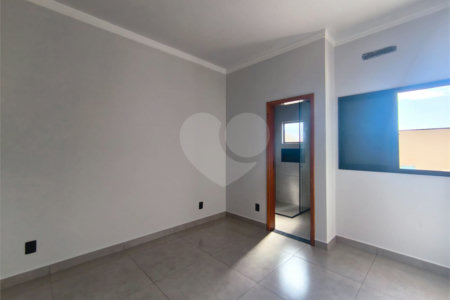 Casa à venda com 3 quartos, sendo 2 suítes, no condomínio Tivolli, Itapetininga - SP