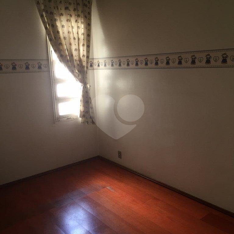 Casa à venda com 4 quartos, sendo 1 suíte, em Jardim das Laranjeiras, São Paulo, SP