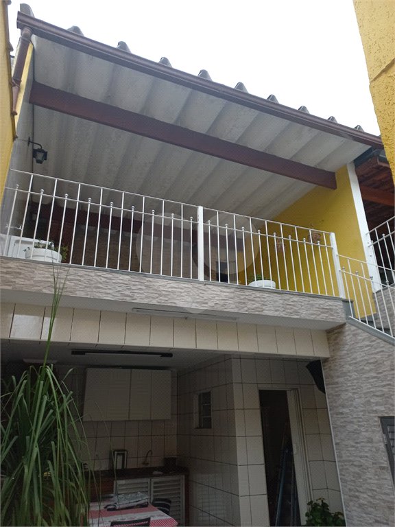 Sobrado à venda com 3 quartos em Jardim Marisa, São Paulo, SP