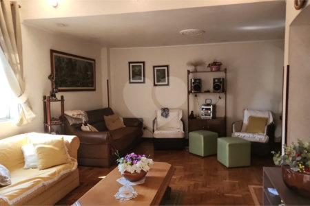 Casa à venda com 3 quartos, sendo 2 suítes, em Indianópolis, São Paulo, SP