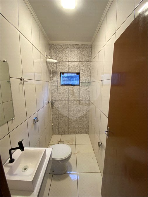 Casa para alugar com 3 quartos, sendo 1 suíte, em Parque das Aroeiras, Ponta Porã, MS