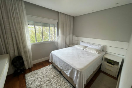 Apartamento à venda com 2 suítes em Parque Reboucas, São Paulo, SP