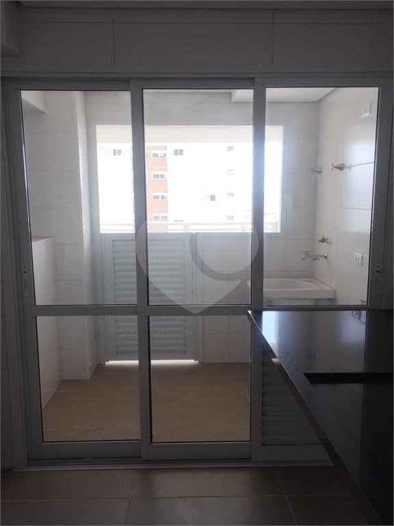 Apartamento à venda com 3 quartos, sendo 1 suíte,  em Loteamento Mogilar, Mogi das Cruzes, SP