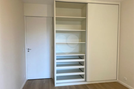 Apartamento à venda com 3 quartos, sendo 1 suíte,  em Itaim Bibi, São Paulo, SP