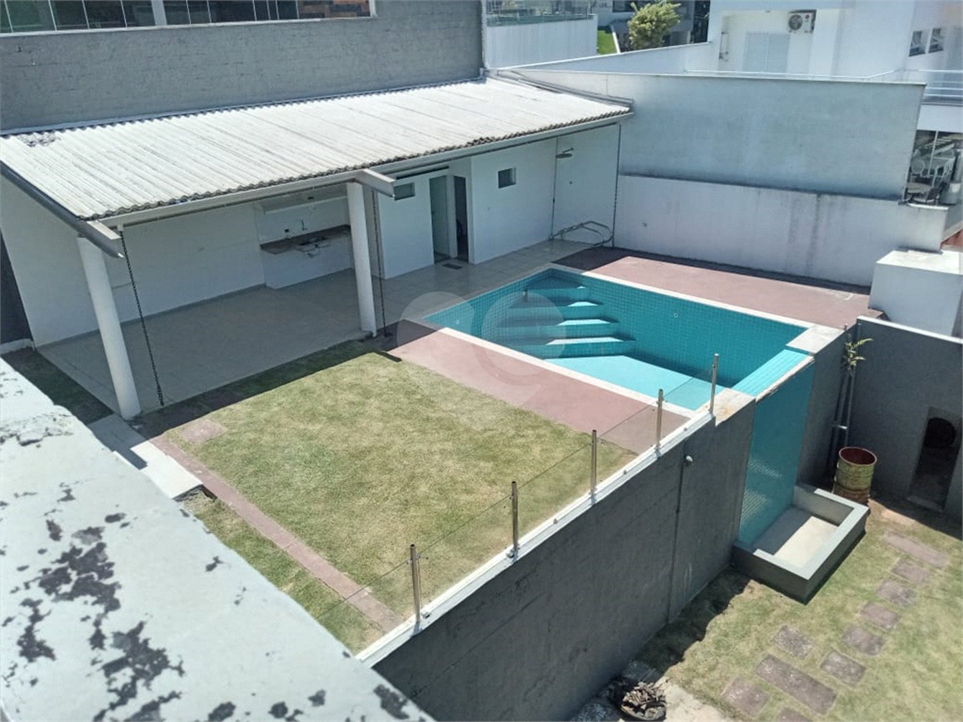 Casa à venda com 2 quartos, sendo 3 suítes,  no condomínio Aruã, Mogi das Cruzes - SP