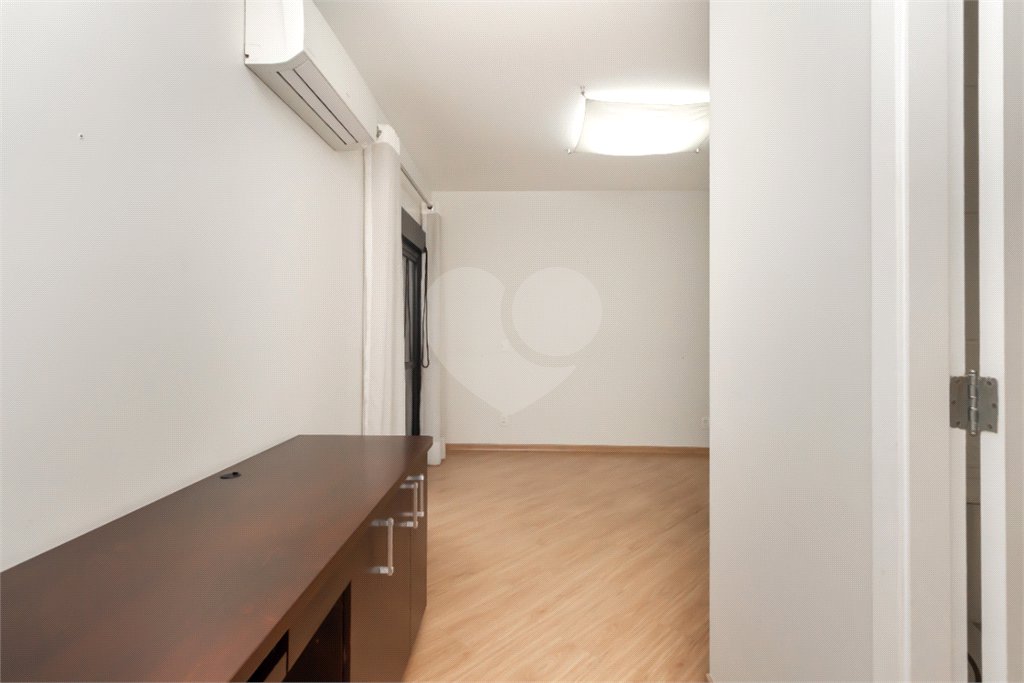 Apartamento à venda com 2 suítes em Campo Belo, São Paulo, SP
