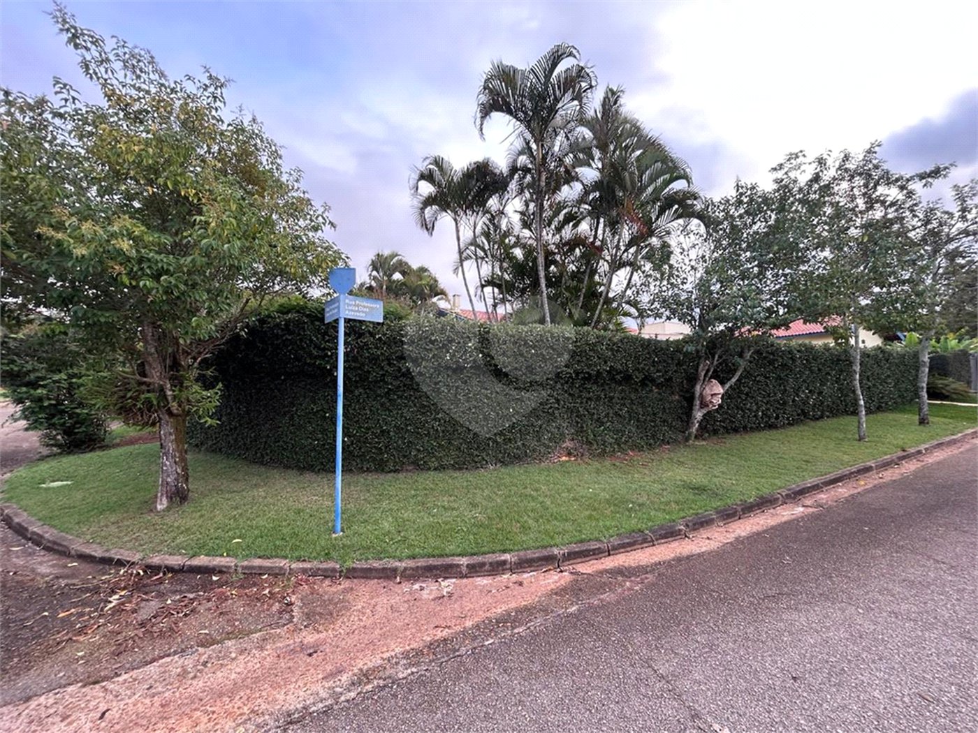 Casa à venda com 5 quartos, sendo 2 suítes, em Parque Residencial Colina das Estrelas, Tatuí, SP