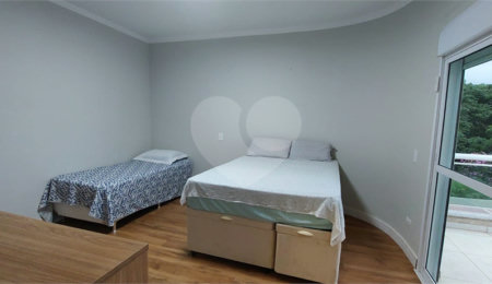 Casa para alugar com 4 quartos, sendo 3 suítes, no condomínio Figueira Garden, Atibaia - SP