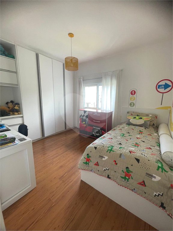 Casa à venda com 5 quartos, sendo 3 suítes, no condomínio Swiss Park, São Bernardo do Campo - SP