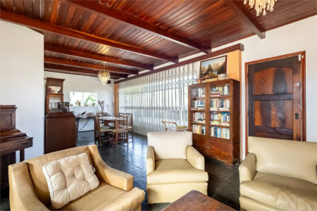 Casa à venda com 4 suítes em Jardim Londrina, São Paulo, SP