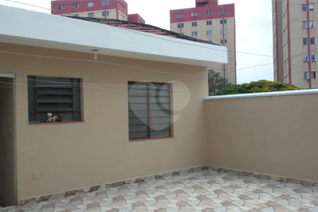 Sobrado à venda com 4 quartos, sendo 1 suíte, em Vila Gomes, São Paulo, SP