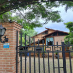 Casa à venda ou para alugar com 3 quartos, sendo 1 suíte,  no condomínio Parque Petrópolis 4 Secção, Mairiporã - SP