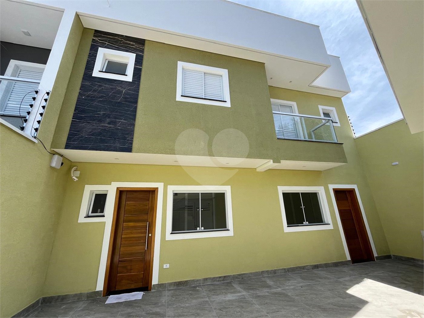 Casa à venda com 2 suítes em Parque Jaçatuba, Santo André, SP