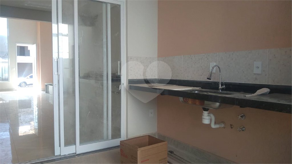 Casa à venda com 3 quartos, sendo 1 suíte, no condomínio Terras da Estância, Paulínia - SP