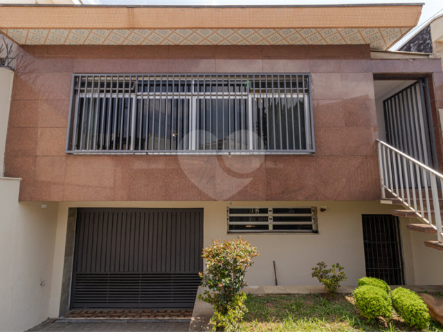 Casa Térrea à venda com 4 quartos, sendo 2 suítes,  em Bosque da Saúde, São Paulo, SP