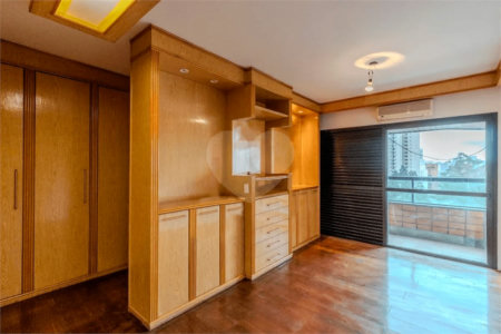 Apartamento à venda com 4 quartos, sendo 2 suítes, em Paraíso do Morumbi, São Paulo, SP