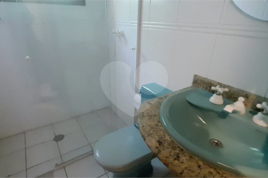 Casa à venda com 5 quartos, sendo 4 suítes, no condomínio Alpes da Cantareira, Mairiporã - SP
