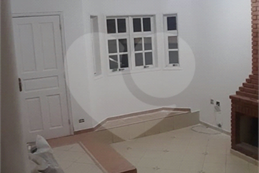 Casa à venda com 3 quartos, sendo 1 suíte, no condomínio Village Palmas, São Paulo - SP