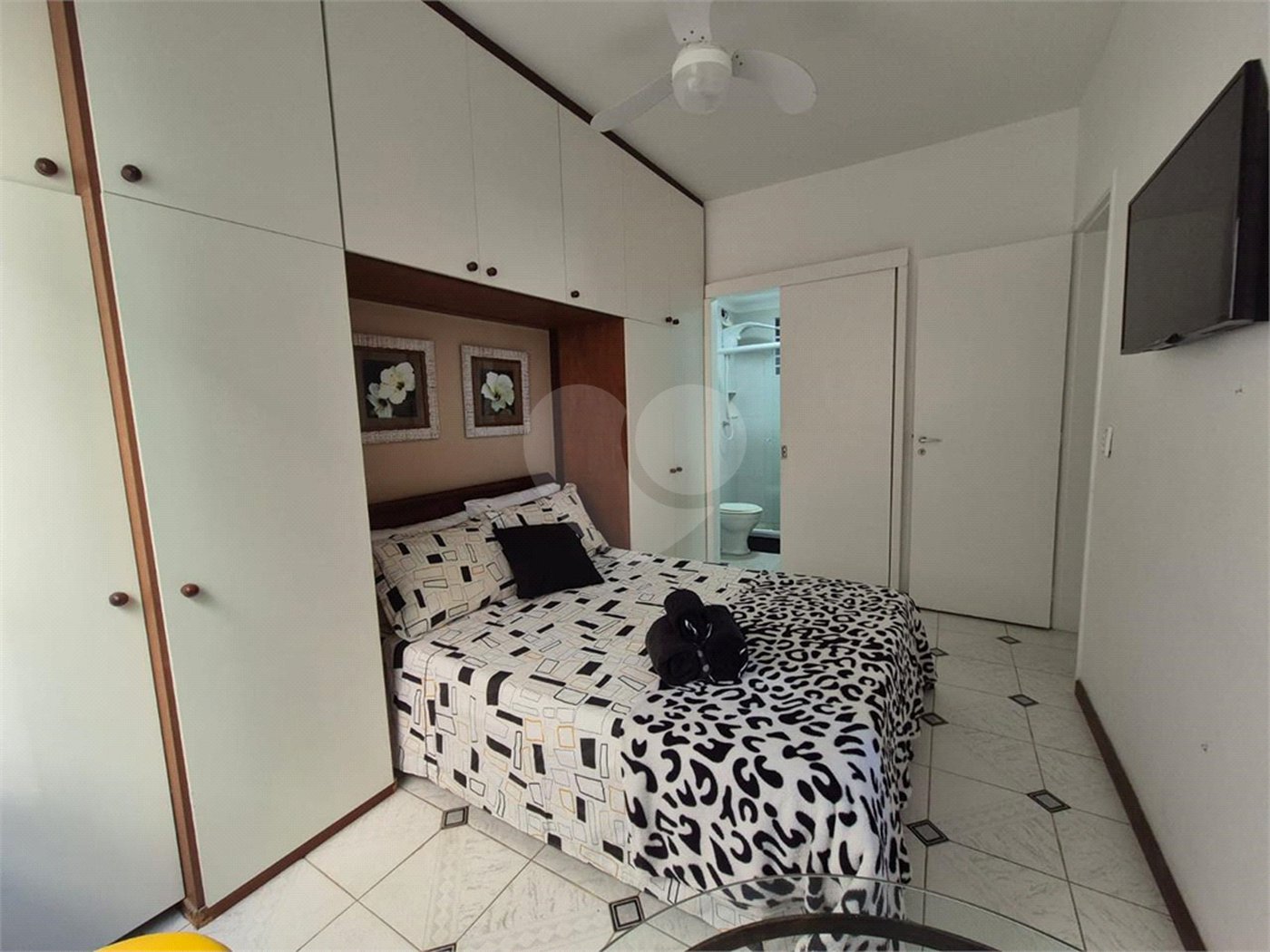 Apartamento à venda com 3 quartos, sendo 1 suíte,  no Centro, Cabo Frio, RJ