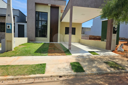 Casa à venda com 2 quartos, sendo 1 suíte, no condomínio Residencial Jardim, Sorocaba - SP