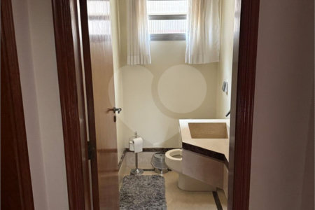 Sobrado à venda com 4 quartos, sendo 3 suítes, em Interlagos, São Paulo, SP
