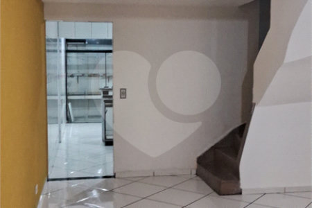 Sobrado à venda com 4 quartos em Vila Aimoré, São Paulo, SP