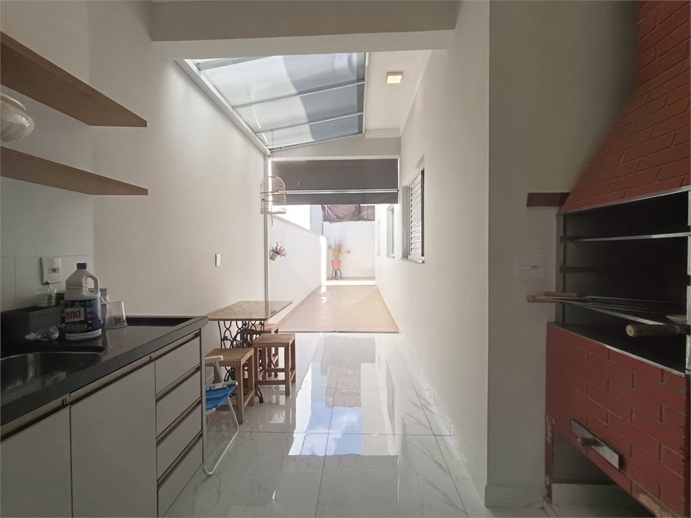 Casa à venda com 3 quartos, sendo 1 suíte,  no condomínio Ipes 2, Tatuí - SP