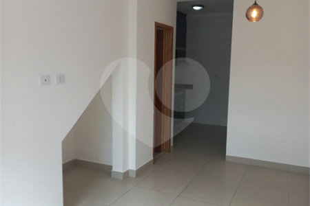 Casa à venda com 2 suítes no condomínio martinha, São Paulo - SP