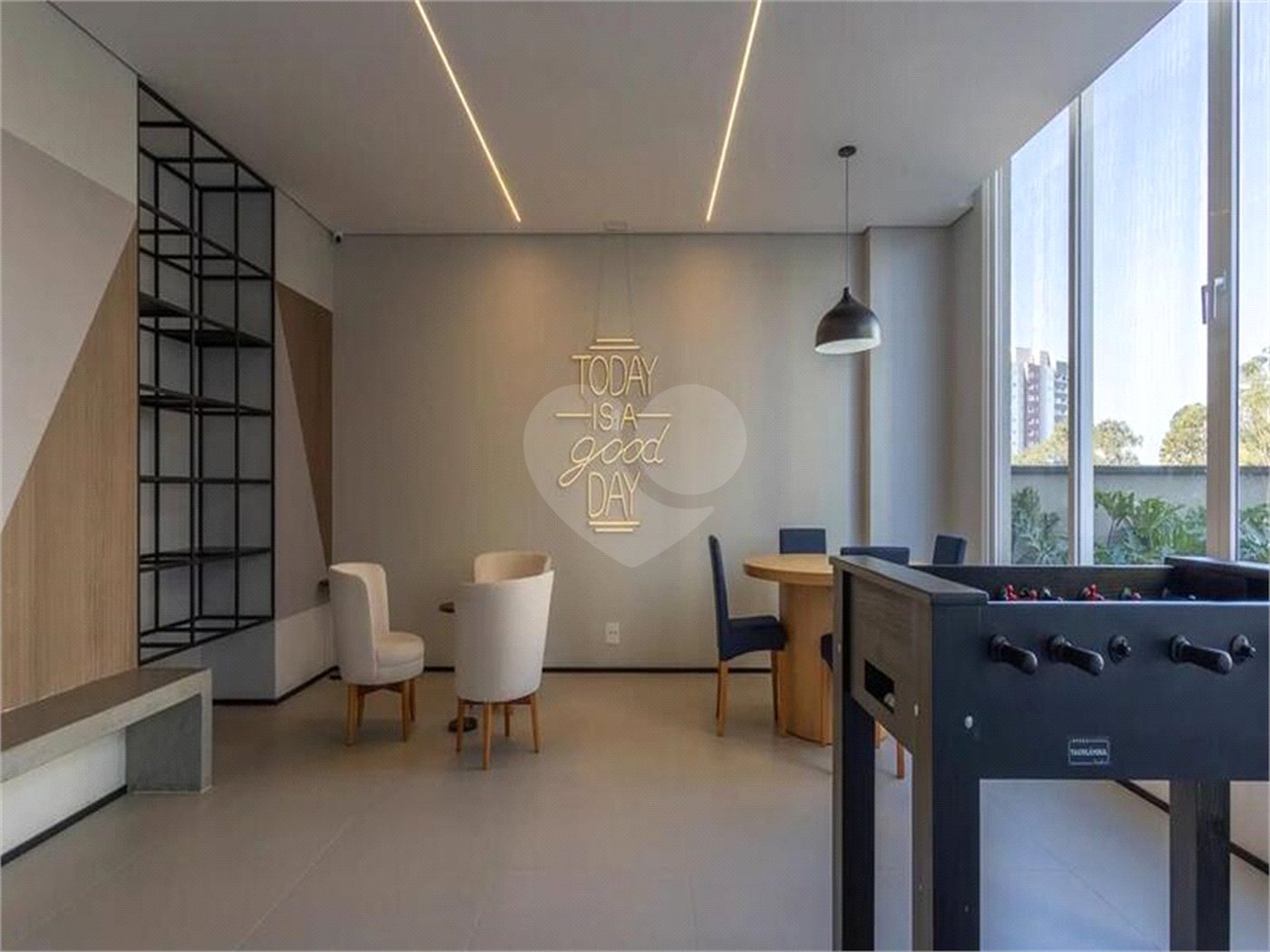 Apartamento à venda com 4 quartos, sendo 3 suítes,  no Centro, Diadema, SP